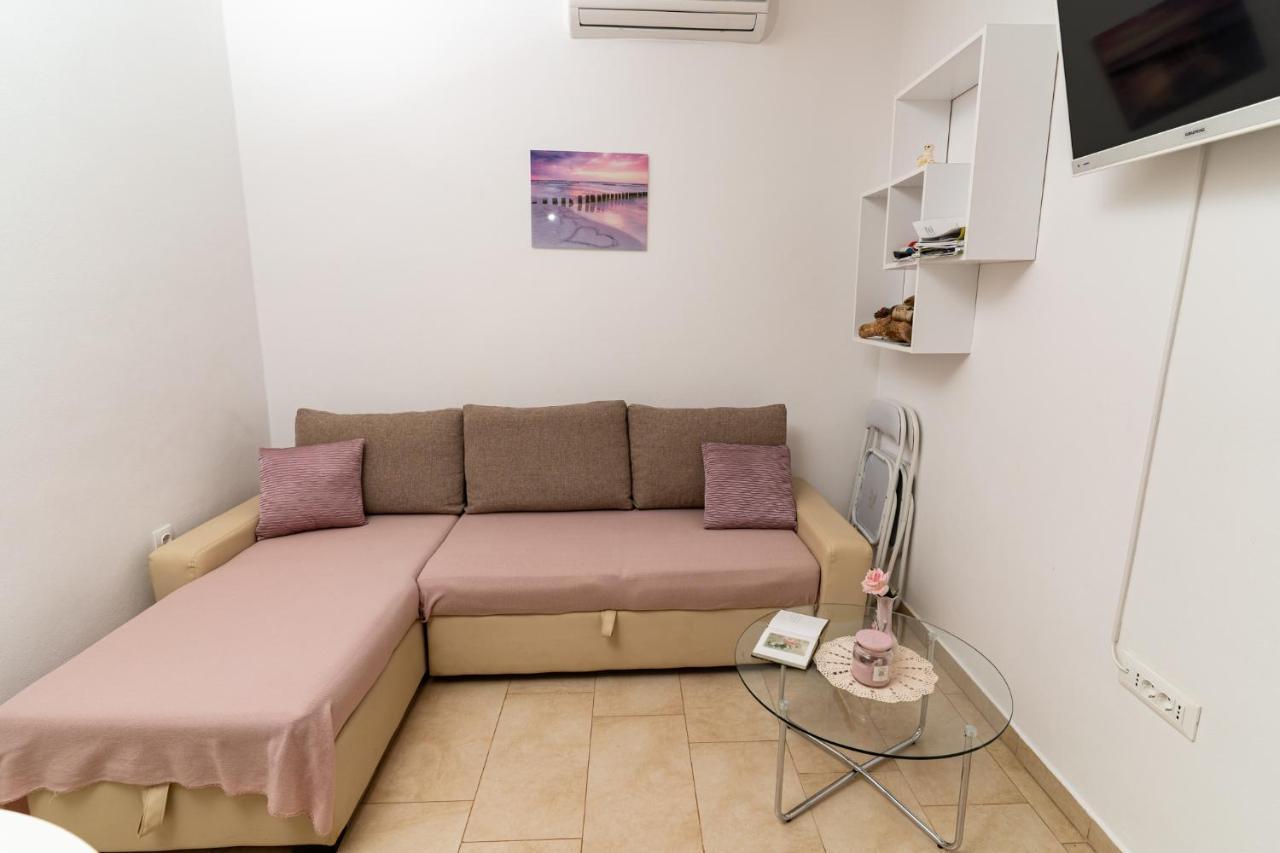 Holiday Home Kerniat Пула Екстериор снимка