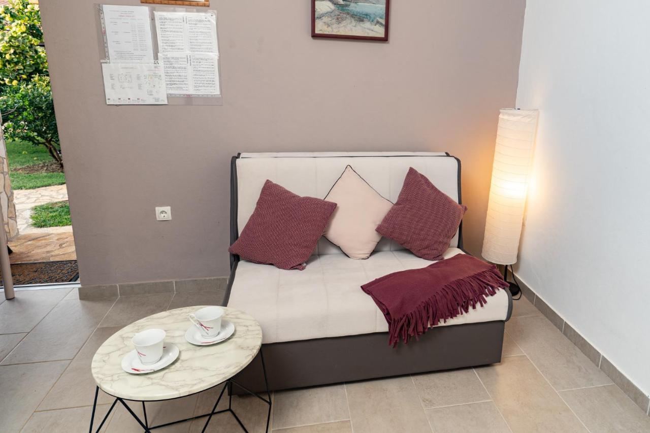 Holiday Home Kerniat Пула Екстериор снимка